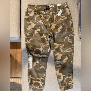 Old Navy - Modern Jogger Camo Cargo Pants XL